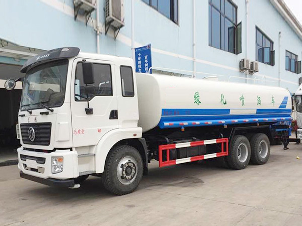 東風(fēng)后八輪灑水車(chē)