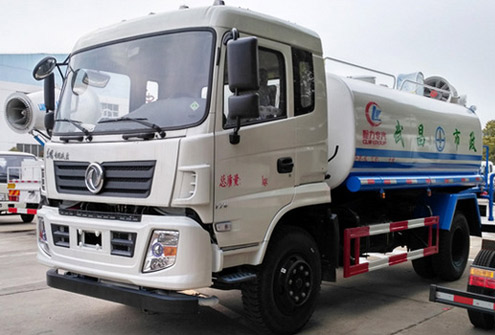 東風專用底盤多功能抑塵車