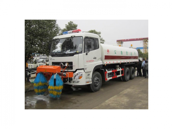 東風(fēng)高速護欄清洗車