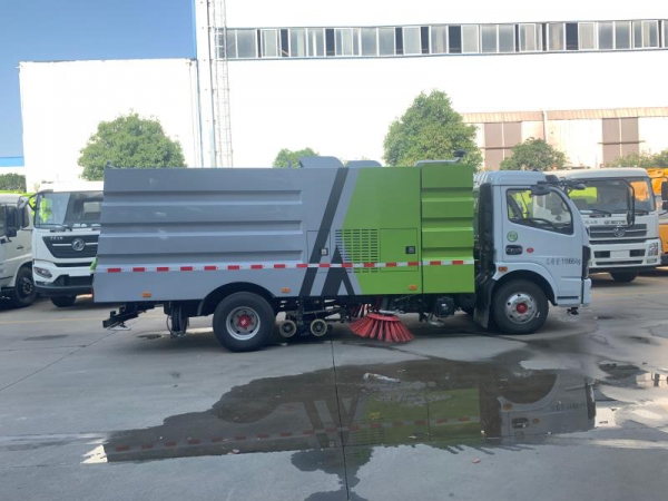 東風多利卡洗掃車