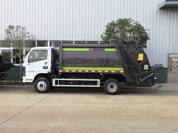 東風多利卡壓縮垃圾車6方